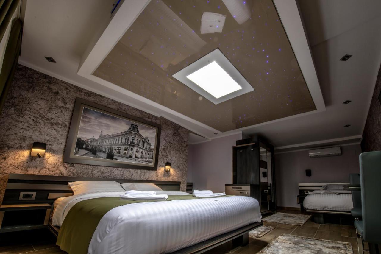 Hotel Novotheos Oradea Eksteriør billede