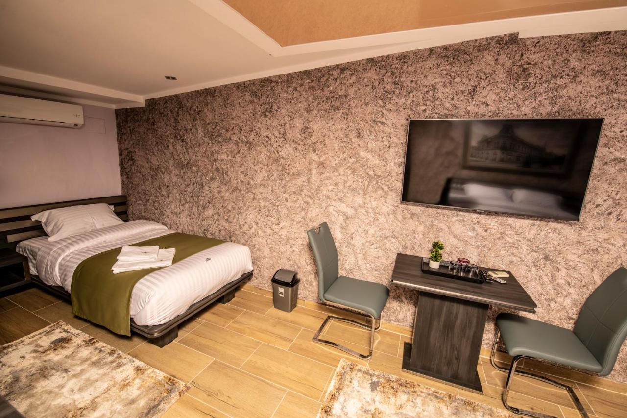 Hotel Novotheos Oradea Eksteriør billede