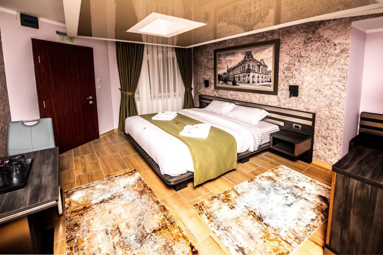 Hotel Novotheos Oradea Eksteriør billede