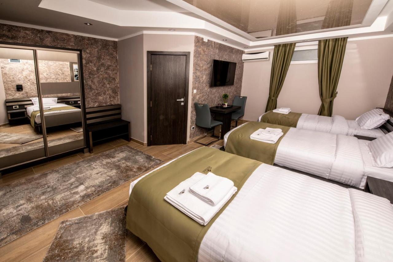 Hotel Novotheos Oradea Eksteriør billede
