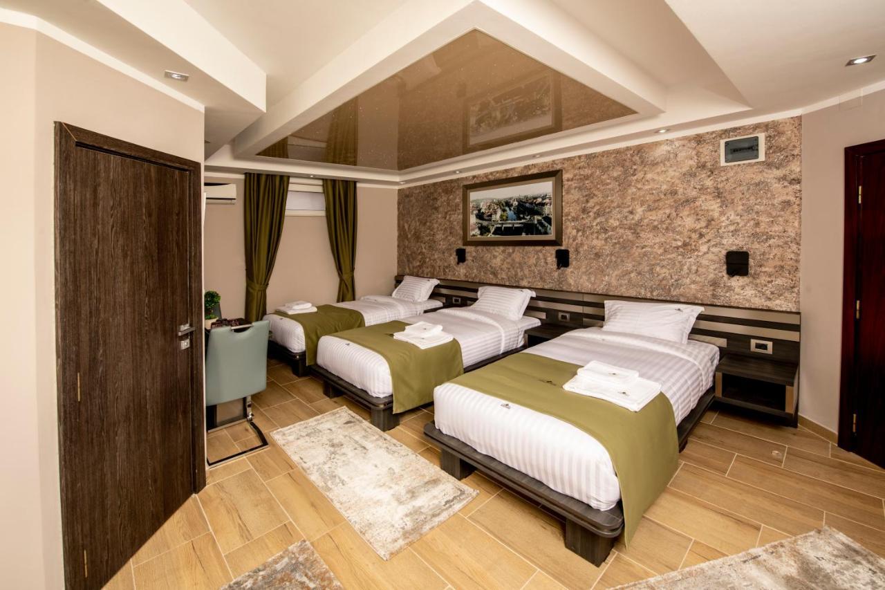 Hotel Novotheos Oradea Eksteriør billede