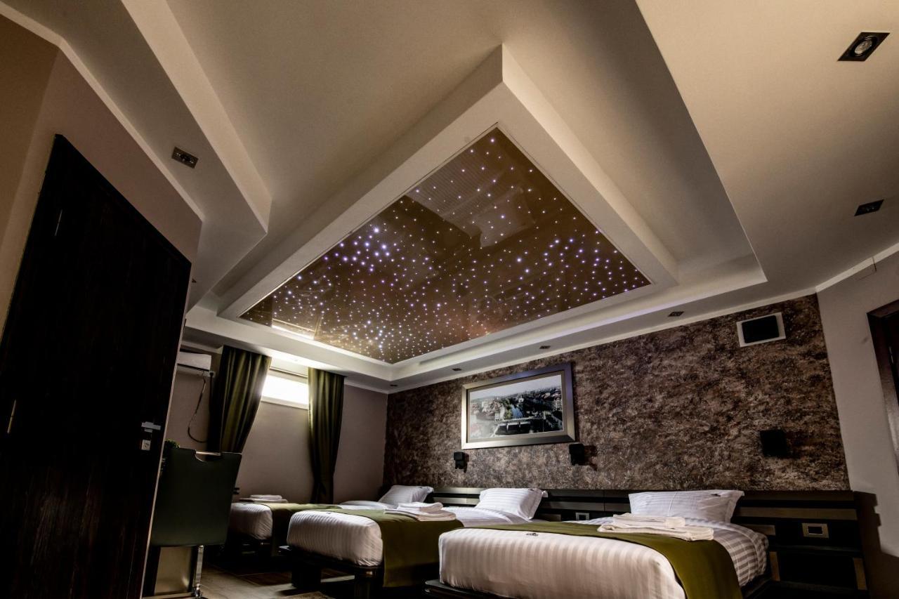 Hotel Novotheos Oradea Eksteriør billede