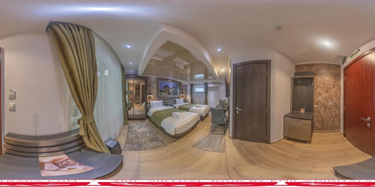 Hotel Novotheos Oradea Eksteriør billede