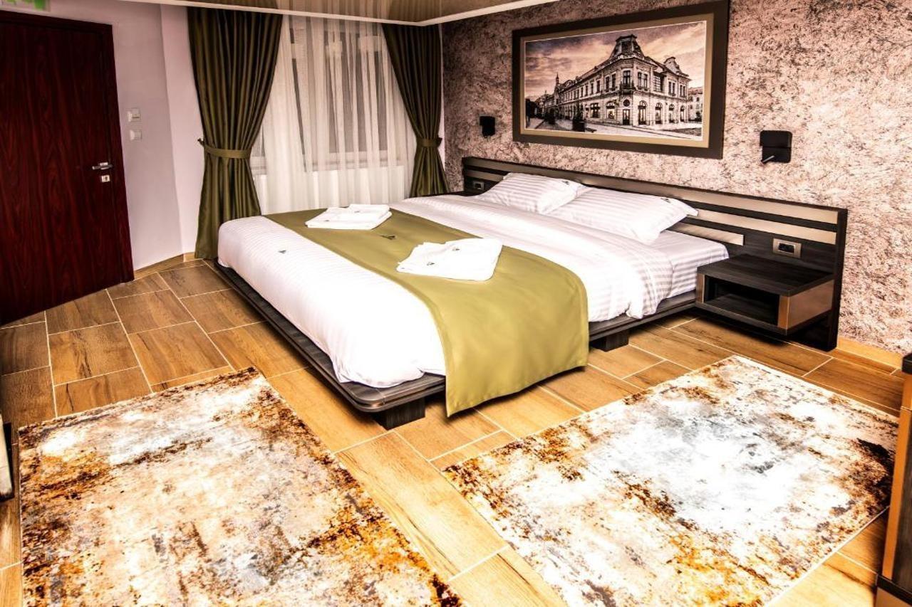 Hotel Novotheos Oradea Eksteriør billede